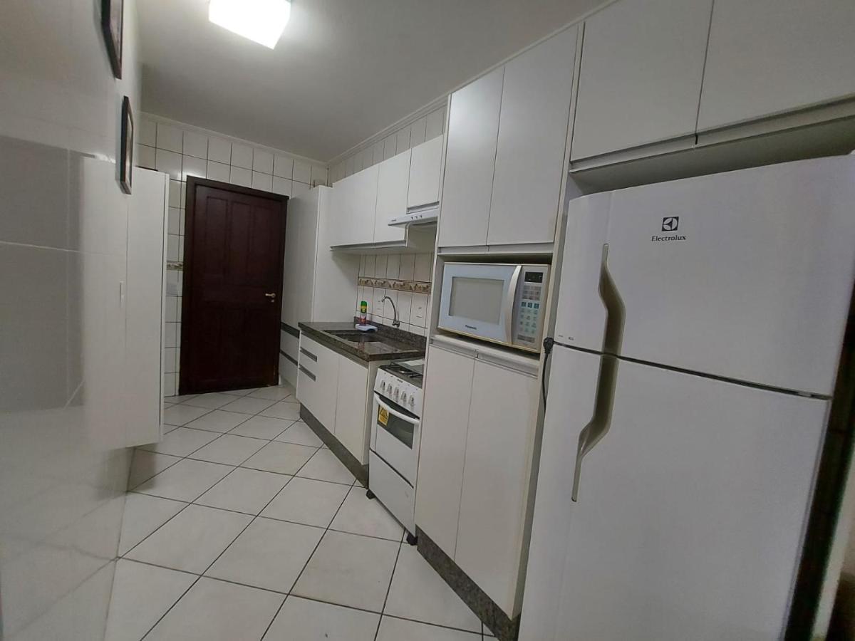 Apartamento 12 - Bombinhas - 200 Metros Da Praia Exterior foto