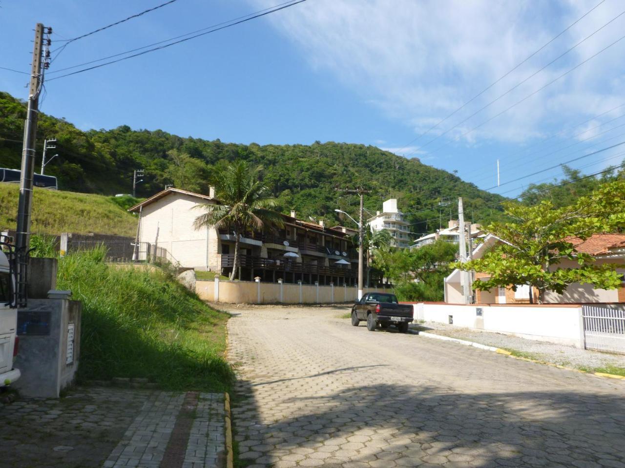 Apartamento 12 - Bombinhas - 200 Metros Da Praia Exterior foto